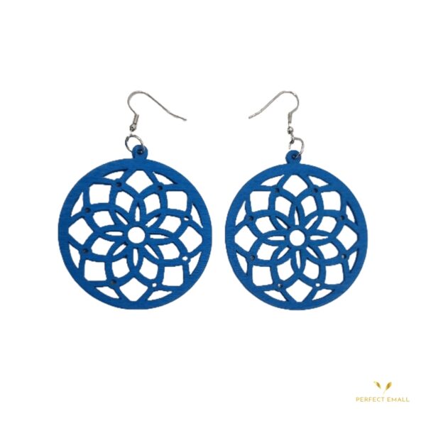 Africa Earrings for Ladies These elegant african print earrings feature a delicate design that beautifully complements any outfit. Crafted from high-quality, they boast a warm, rich hue that catches the light perfectly. The earrings are lightweight and comfortable, making them ideal for all-day wear.